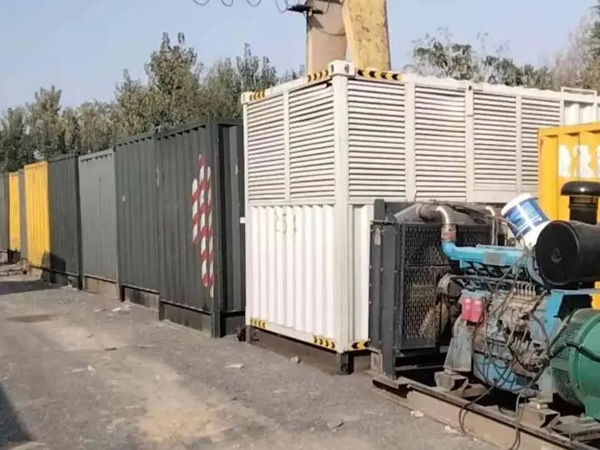滦县200KW柴油发电机机组每小时油耗是多少？